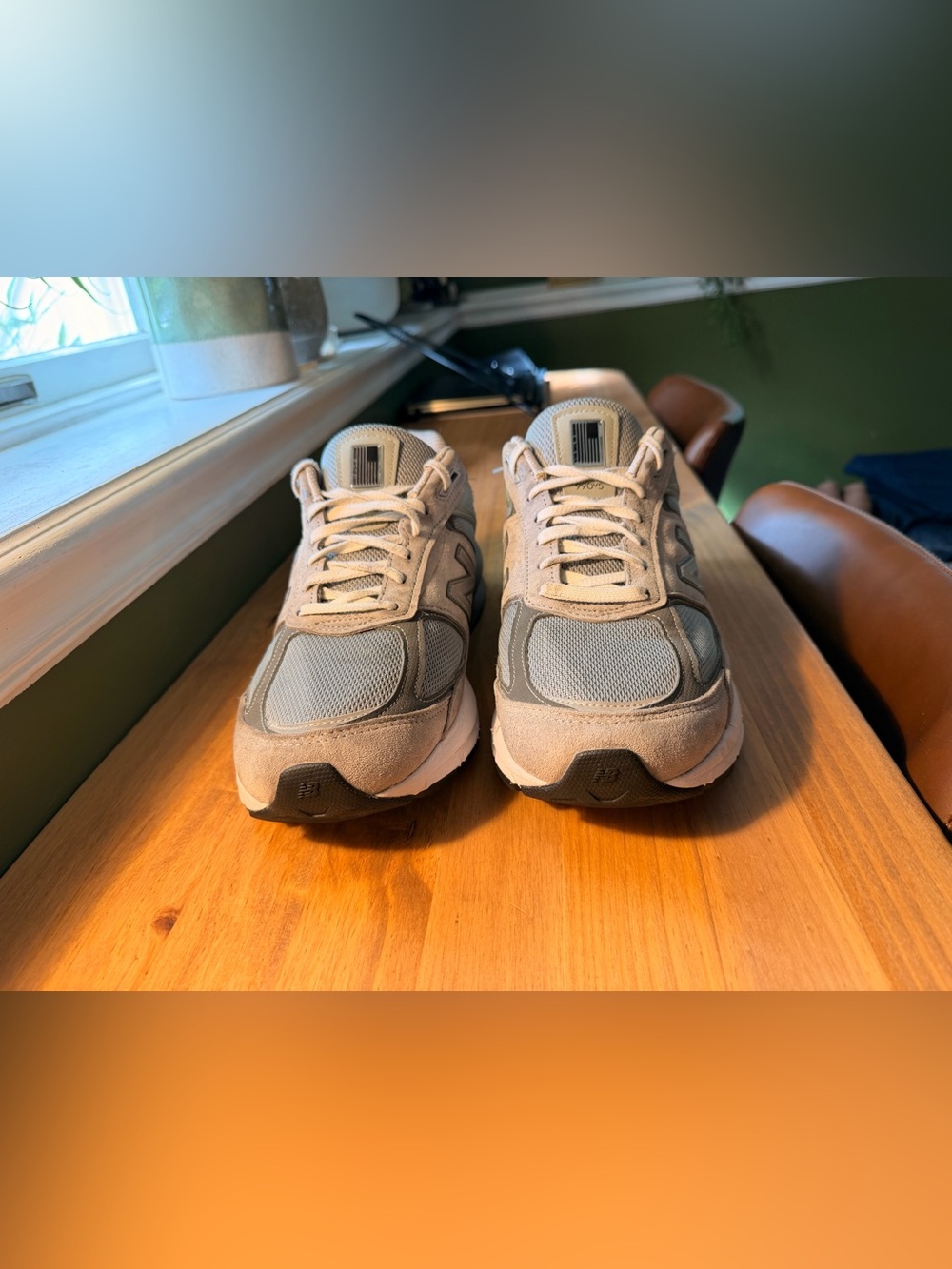 New Balance Men's 990v5 Light Gray Suede & Mesh Sneakers - Picture 6 of 7